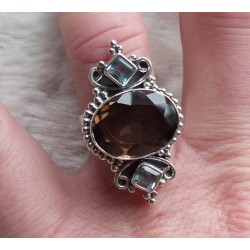 Zilveren ring gezet met Smokey Topaas en blauw Topaas