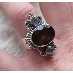 Zilveren ring gezet met Smokey Topaas en blauw Topaas