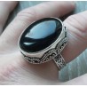 Zilveren ring cabochon Onyx gezet in bewerkte setting 18 mm