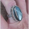 Zilveren ring gezet met ovale Hematiet in bewerkte setting 17 mm