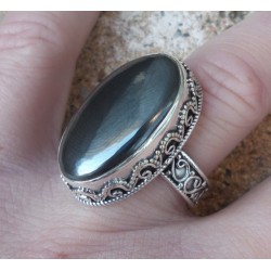 Zilveren ring gezet met ovale Hematiet in bewerkte setting 17 mm