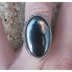 Zilveren ring gezet met ovale Hematiet in bewerkte setting 17 mm