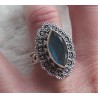 Zilveren ring marquise facet Labradoriet bewerkte kop en band 18