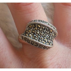 Zilveren ring gezet met Markasiet maat 19 mm