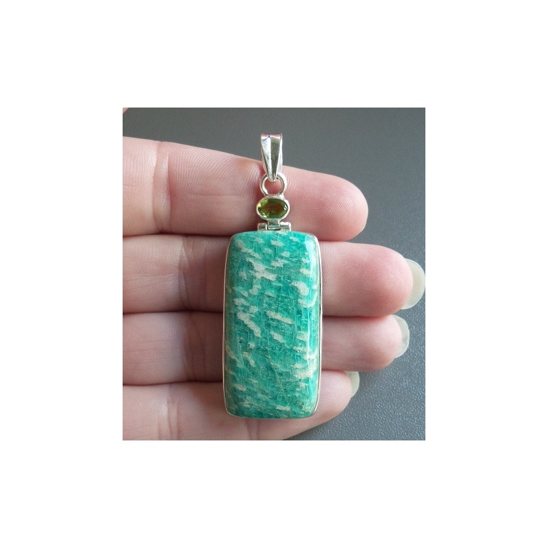Zilveren hanger gezet met rechthoekige Amazoniet en Peridot