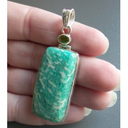Zilveren hanger gezet met rechthoekige Amazoniet en Peridot