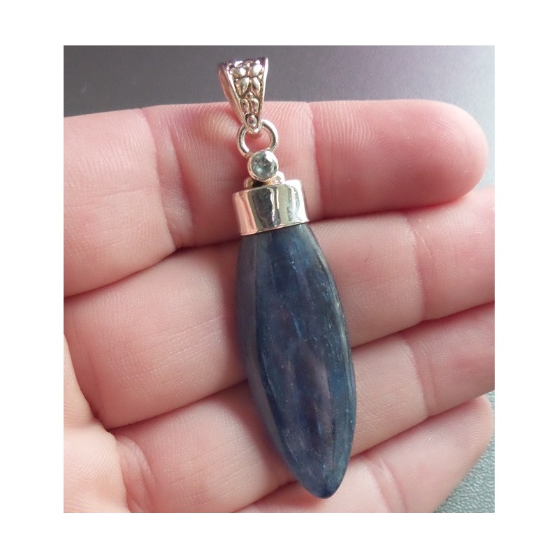 Zilveren hanger met blauw Topaas en Kyaniet