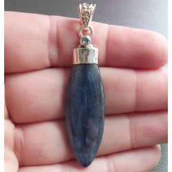 Zilveren hanger met blauw Topaas en Kyaniet