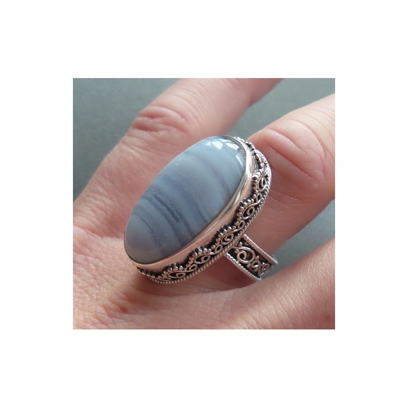 Zilveren ring ovale blauw Lace Agaat en bewerkte setting 17.3 mm