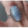 Zilveren ring ovale blauw Lace Agaat en bewerkte setting 17.3 mm