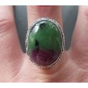 Zilveren ring met Robijn in Zoisiet in bewerkte setting 19.3 mm
