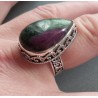 Zilveren ring met Robijn in Zoisiet in bewerkte setting 18.5 mm
