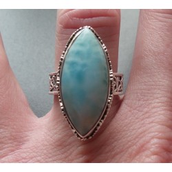 Zilveren ring gezet met marquise Larimar in bewerke setting 17.5