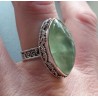 Zilveren ring met marquise Prehniet in bewerkte setting 18 mm