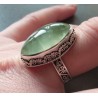 Zilveren ring met marquise Prehniet in bewerkte setting 18 mm