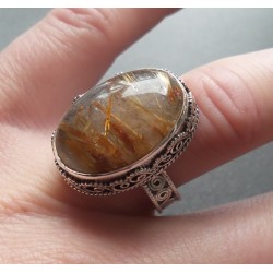 Zilveren ring met gouden Rutielkwarts en bewerkte setting 18 mm