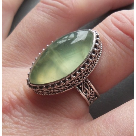 Zilveren ring marquise Prehniet bewerkte setting maat 18 mm