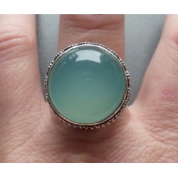 Zilveren ring ronde aqua Chalcedoon in bewerkte setting 19.5 mm
