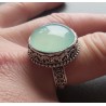 Zilveren ring ronde aqua Chalcedoon in bewerkte setting 19.5 mm