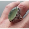 Zilveren ring met marquise Prehniet in bewerkte setting 17.3 mm