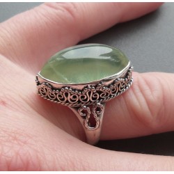 Zilveren ring met marquise Prehniet in bewerkte setting 17.3 mm