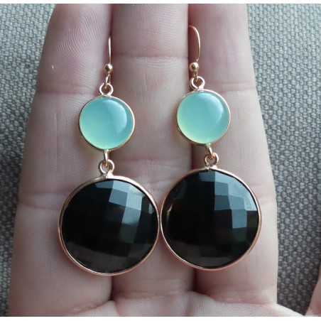 Vergulde zilveren oorbellen gezet met aqua Chalcedoon en Onyx