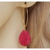 Vergulde oorbellen met Robijn rode Jade briolet