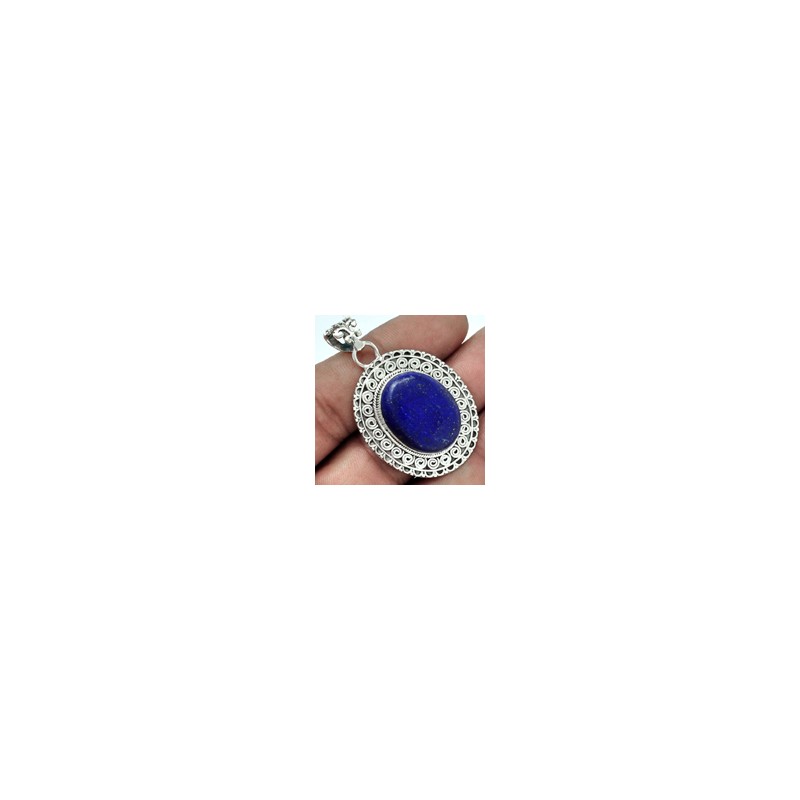 Zilveren hanger met cabochon Lapis Lazuli bewerkte setting