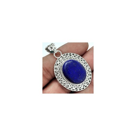Zilveren hanger met cabochon Lapis Lazuli bewerkte setting