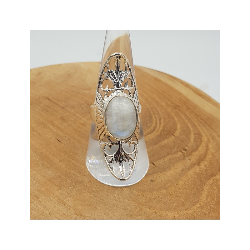 Zilveren ring met Maansteen in open bewerkte setting 18 mm