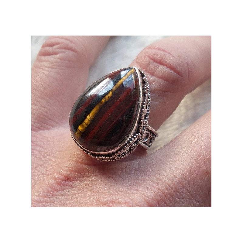 Zilveren ring met Tijgerijzer gezet in bewerkte setting 17.3 mm