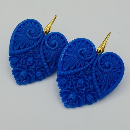 Oorbellen met uitgesneden blauw hart