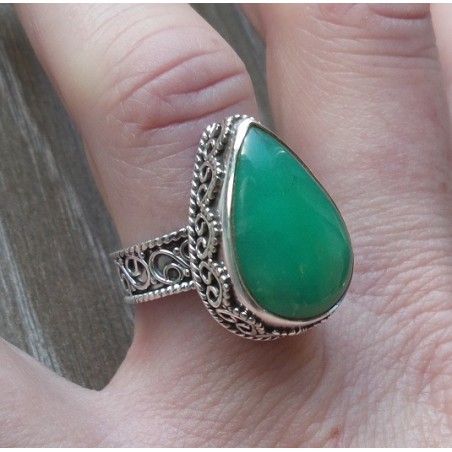 Zilveren ring met Chrysopraas gezet in bewerkte setting 17 mm