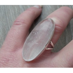 Zilveren ring gezet met ovale Seleniet 17 mm