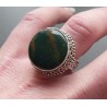 Zilveren ring met ronde Bloedsteen gezet in bewerkte setting 18