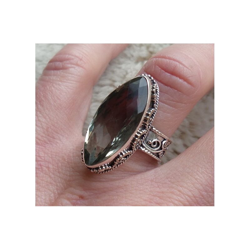 Zilveren ring marquise groene Amethist in bewerkte setting 17 mm