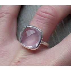 Zilveren ring met vierkante facet Rozenkwarts 17.3 mm