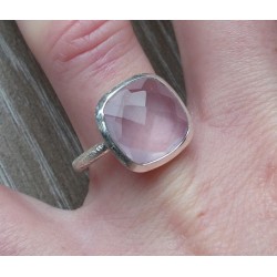 Zilveren ring met vierkante facet Rozenkwarts 17.3 mm