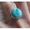 Zilveren ring met ronde Larimar gezet in bewerkte setting 16.5 m