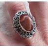 Zilveren ring facet Botswana met bewerkte kop en band 16 mm