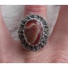 Zilveren ring facet Botswana met bewerkte kop en band 16 mm
