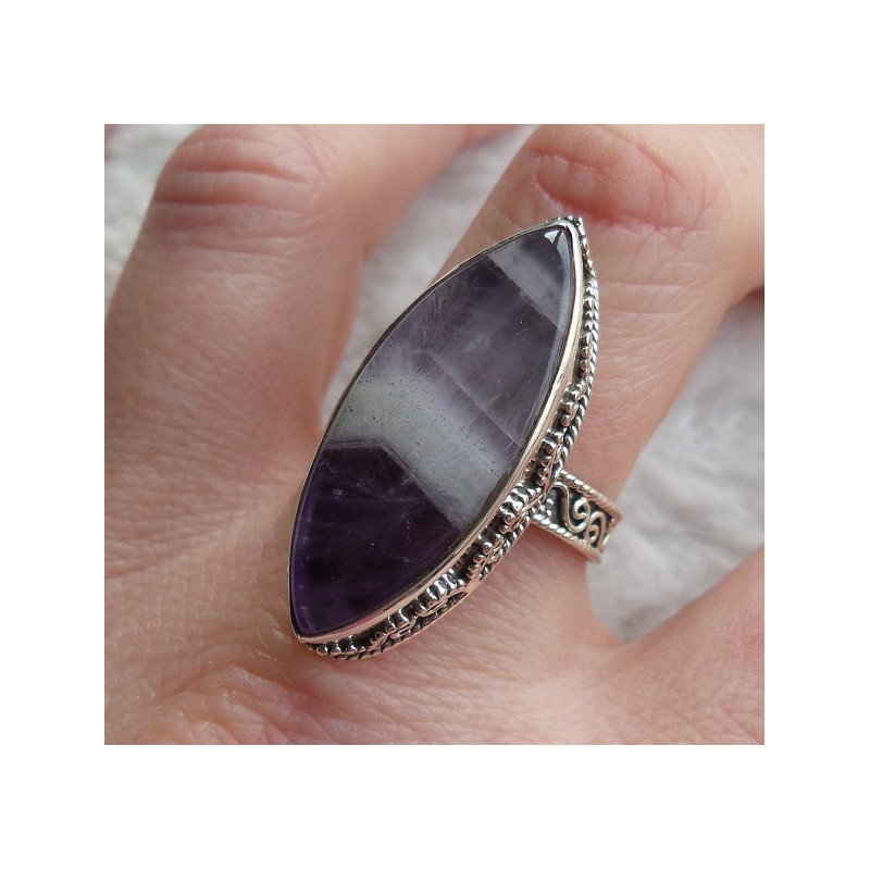 Zilveren ring marquise Chevron Amethist in bewerkte setting 19 m