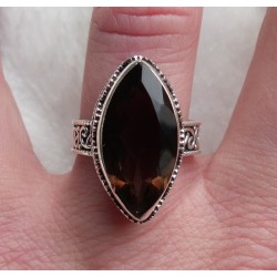 Zilveren ring met marquise Smokey Topaas bewerkte setting 17.5 m