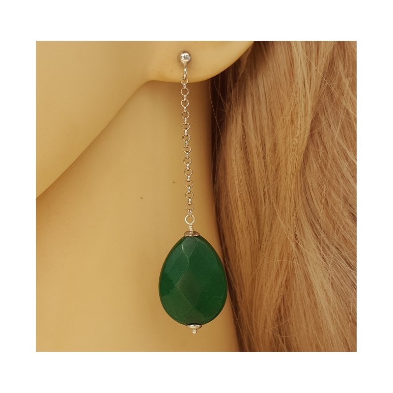 Zilveren oorbellen met Emerald groene Jade briolet