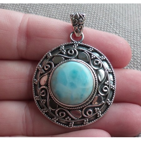 Zilveren hanger ronde Larimar gezet in bewerkte setting