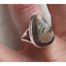 Zilveren ring gezet met Mexicaanse Vuuropaal 17.3 mm