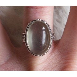 Zilveren ring perzik Maansteen gezet in bewerkte setting 16.7 mm