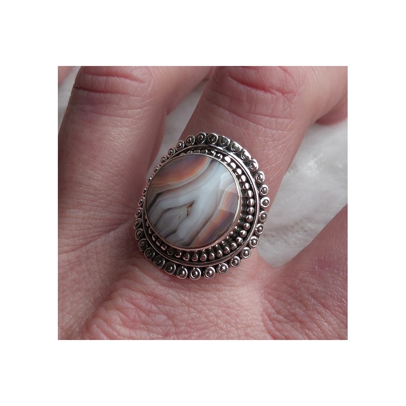 Zilveren ring ronde facet Botswana bewerkte kop 18 mm