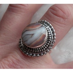 Zilveren ring ronde facet Botswana bewerkte kop 18 mm