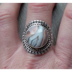Zilveren ring ronde facet Botswana bewerkte kop 18 mm